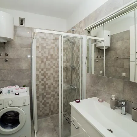 Apartment Big Look